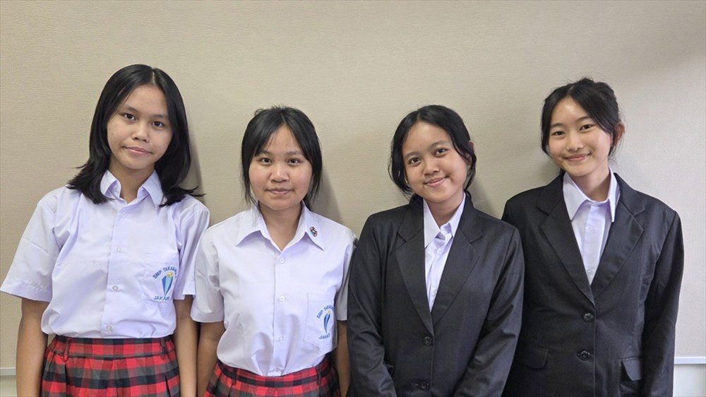 Himeji Jogakuin Welcomes Four New International Students from Indonesia
